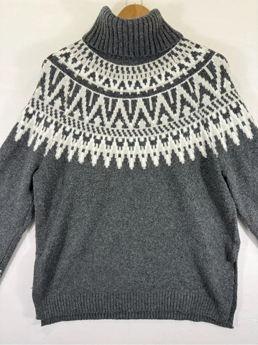 H&M Gray and White Fair Isle Turtleneck Sweater
